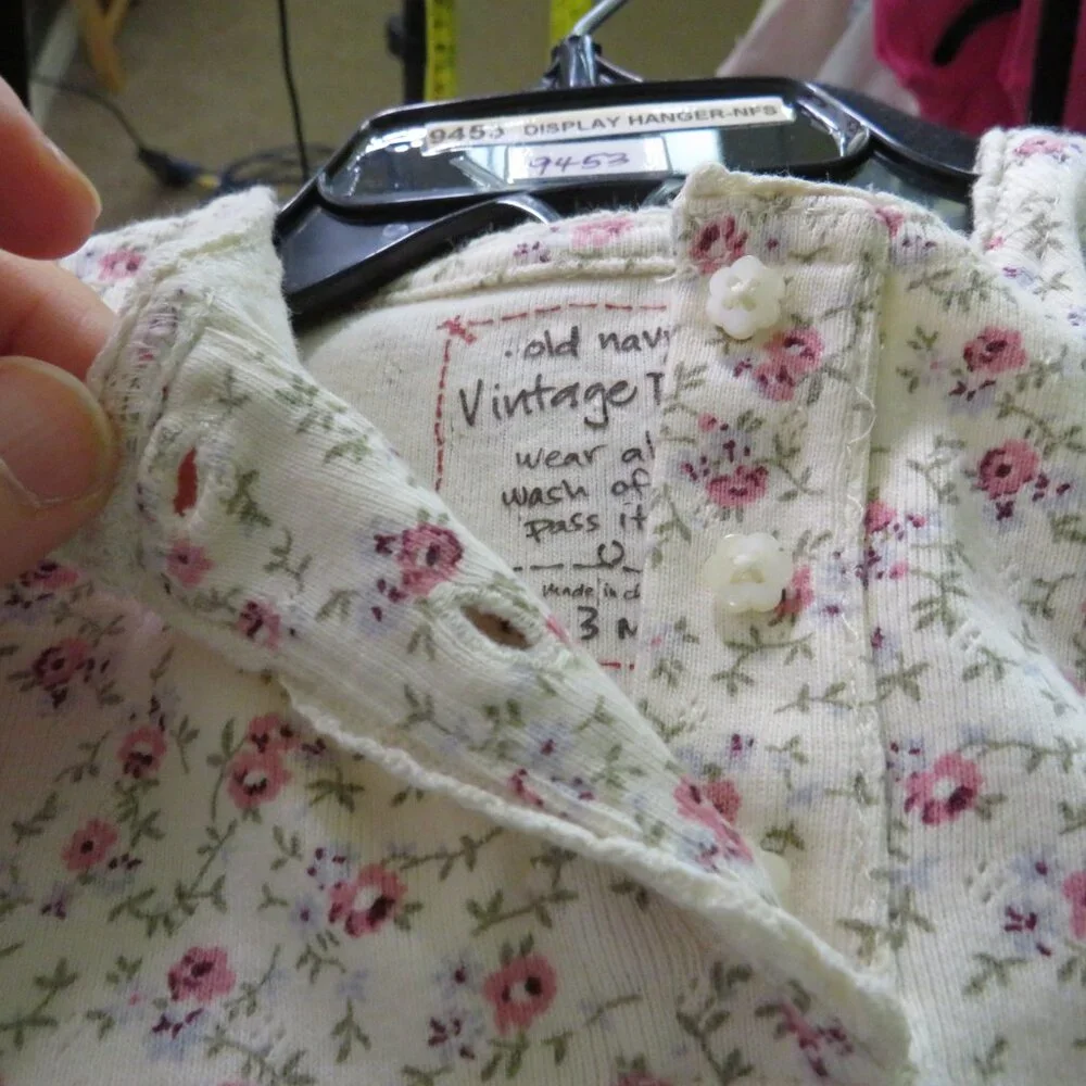 Baby Vintage Cream & Pink Floral Bodysuit 0-3mts Vintage Old Navy